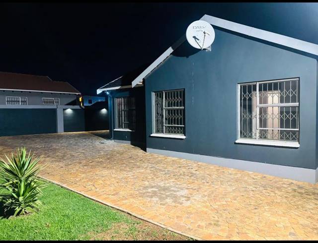 3 BEDROOM PROPERTY TO RENT IN FLEURHOF